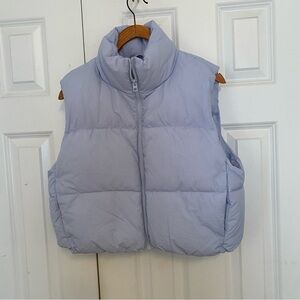 NWT Medium H&M cropped puffer vest. Light blue